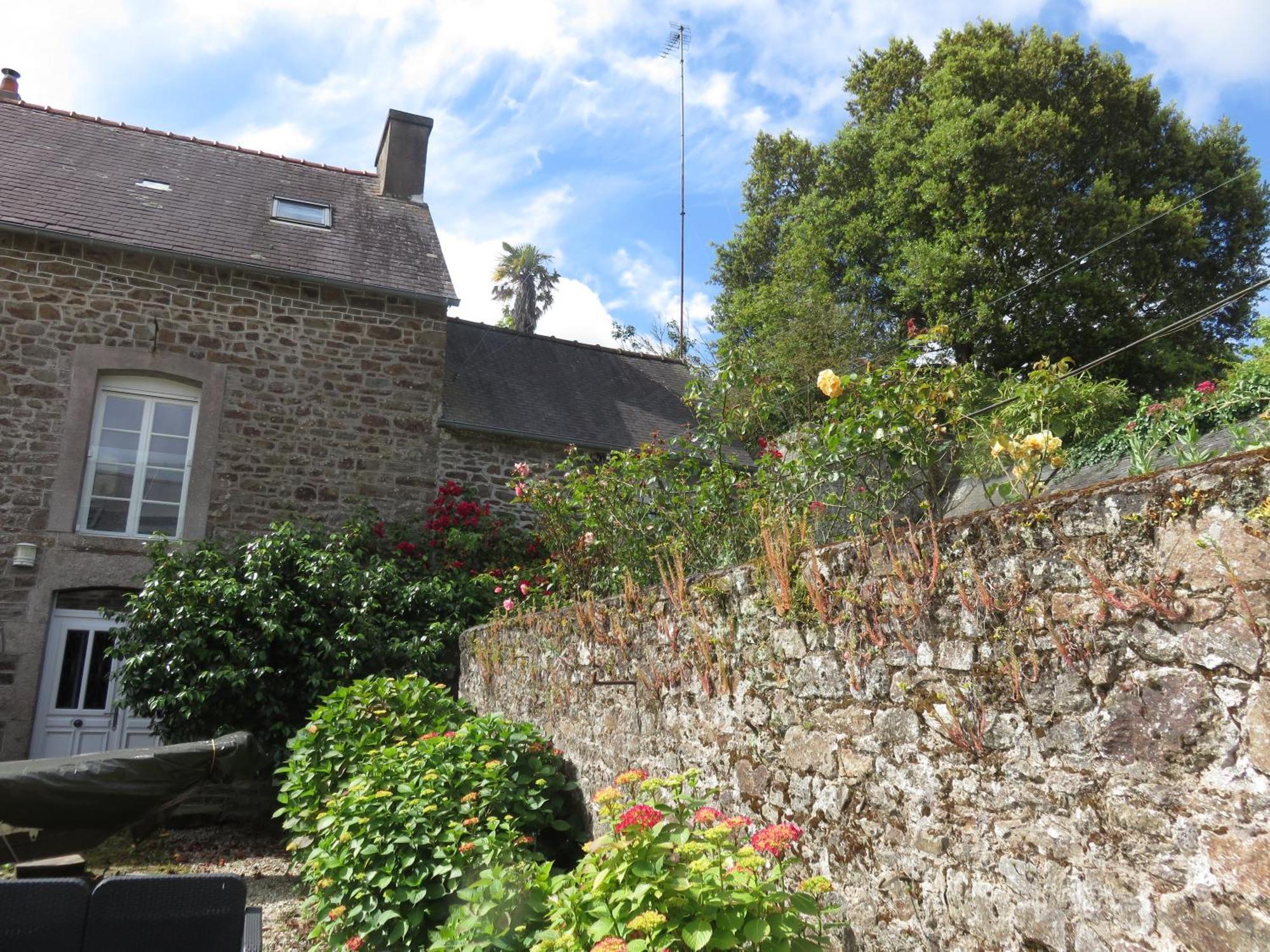 Bed and Breakfast Le Jardin A Mordreuc Pleudihen-sur-Rance Екстер'єр фото